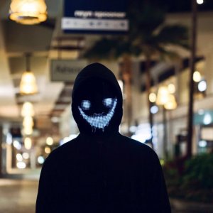 Purge Μάσκα LED για να Έχεις ό,τι Πρόσωπο Θέλεις ,, με App Κινητού