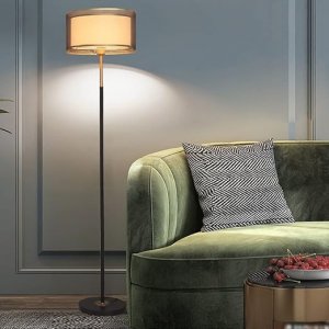 Επιδαπέδιο Φωτιστικό Μαύρο με Λευκό Αμπαζούρ και Χρυσές Λεπτομέρειες – HomeTheory