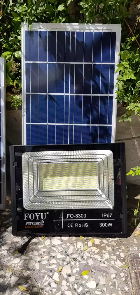 Αλουμινένιος Ηλιακός Προβολέας 600LED 300W IP67 – Μαύρο