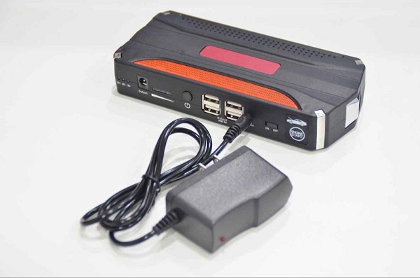 Εκκινητής Power Bank με LED Φακό & 4 USB Θύρες 68800 mAh - Jump Starter Τροφοδοτικό - Φορτίζει από Κινητό μέχρι Αυτοκίνητο Εκκινητής Power Bank με LED Φακό & 4 USB Θύρες 68800 mAh - Jump Starter Τροφοδοτικό - Φορτίζει από Κινητό μέχρι Αυτοκίνητο