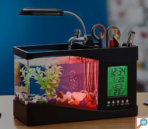 Mini Ενυδρείο - Μολυβοθήκη με Φωτισμό LED, Ηχείο & Οθόνη LCD με Ρολόι, Ημερολόγιο & Ξυπνητήρι USB 2,2Lt