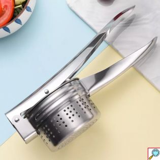 Εργονομική Μεταλλική Ισχυρή Πρέσα Πουρέ για Πατάτες, Φρούτα ή Λαχανικά - Πολτοποιητής / Αποχυμωτής με Μεγάλο Δοχείο 9x9x6,5εκ - Potato Ricer Press Masher