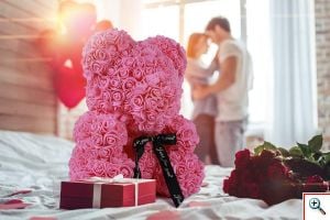 Μεγάλο Τριανταφυλλένιο Αρκουδάκι με Φιόγκο 40cm Σε Συσκευασία Δώρου - Δώρο για Άγιο Βαλεντίνο - Τεχνητά Ροδοπέταλα Τριαντάφυλλα σε 4 χρώματα Κοκκινο μωβ ροζ 