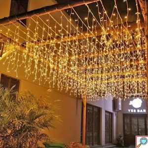 Χριστουγεννιάτικα Λαμπάκια Βροχής 100LED Θερμού Φωτισμού 1,4 x 1 m - Ιδανικά για Εσωτερικό & Εξωτερικό Χώρο