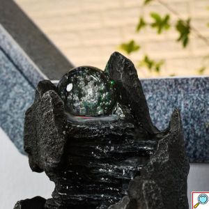 Feng Shui Διακοσμητικό Συντριβάνι Καταρράκτης με Φωτισμό LED & Κρυστάλλινη Σφαίρα 26 x 23 x 18 εκ