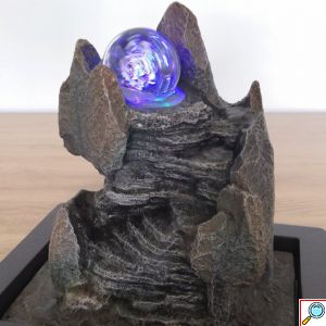 Feng Shui Διακοσμητικό Συντριβάνι Καταρράκτης με Φωτισμό LED & Κρυστάλλινη Σφαίρα 26 x 23 x 18 εκ