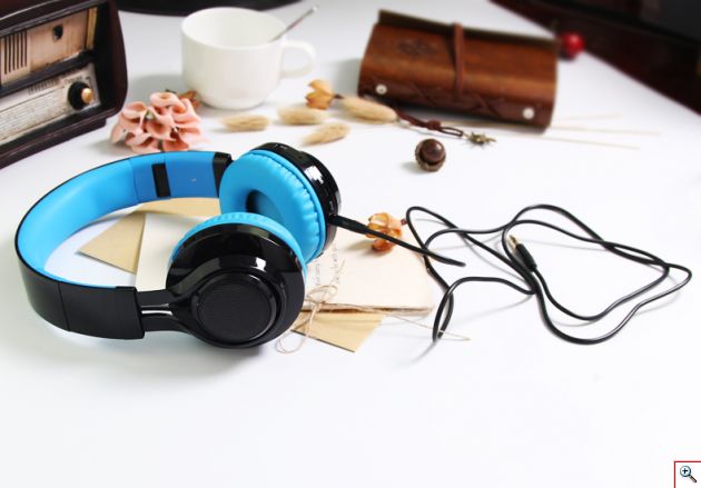 Ασύρματα & Ενσύρματα On-Ear Ακουστικά LED Bluetooth με Aux, SD/TF, FM Radio & Μικρόφωνο - Foldable Wireless Headphones 