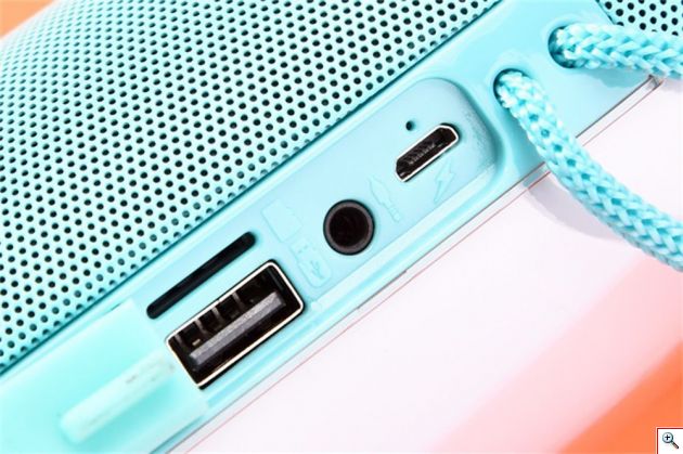 Φορητό Ασύρματο Ηχοσύστημα Bluetooth με LED Φωτισμό & FM Ραδιόφωνο - Ηχείο Multimedia Player Radio